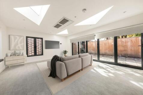 Conyers Road, London SW16 2 bed detached house for sale