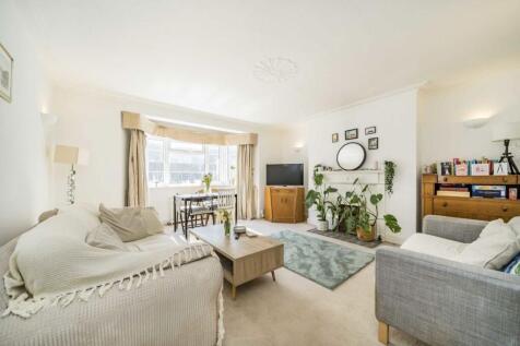 3 bedroom flat for sale