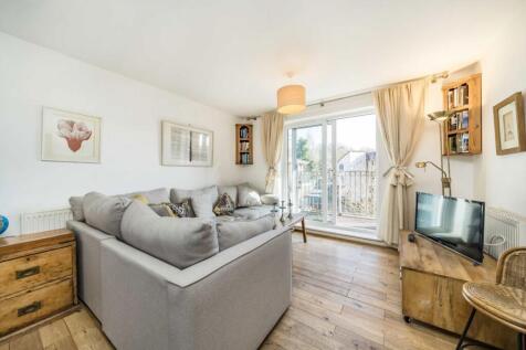 Blytheswood Place, London SW16 2 bed flat for sale