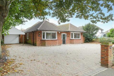 Old Green Road, Broadstairs, CT10 4 bed detached bungalow for sale