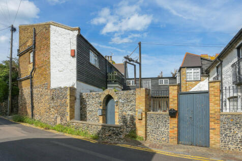 The Courtyard, Broadstairs, CT10 4 bed semi