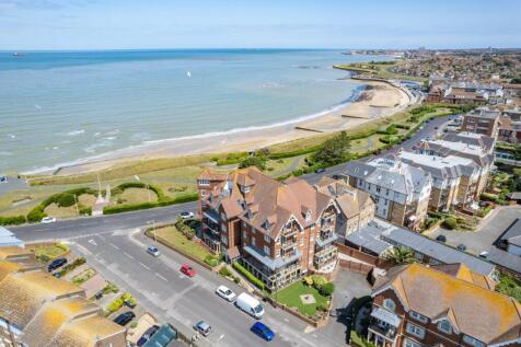 4 bedroom flat for sale