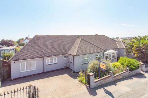 West Cliff Drive, Herne Bay, CT6 4 bed bungalow for sale