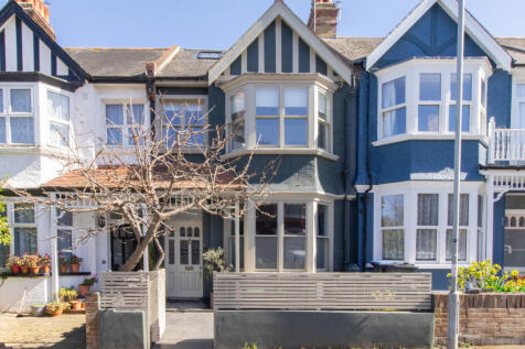 5 bedroom terraced house for sale