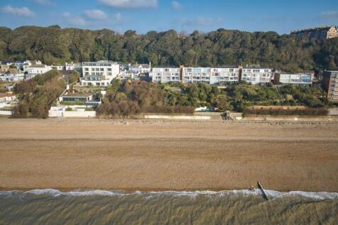 Radnor Cliff, Folkestone, Kent, CT20 4 bed flat for sale