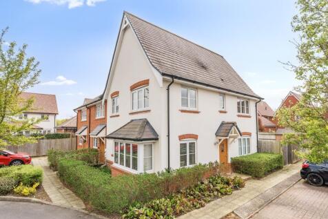 Wokingham,  Berkshire,  RG40 3 bed semi