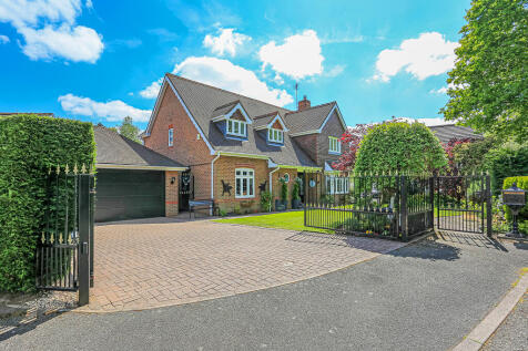 4 bedroom detached house for sale