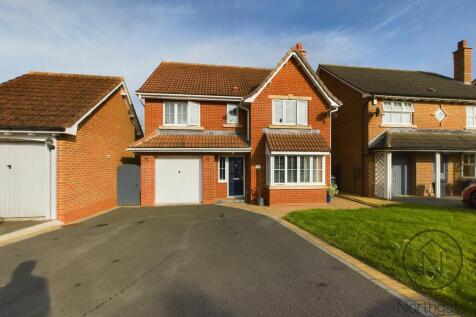 4 bedroom detached house for sale