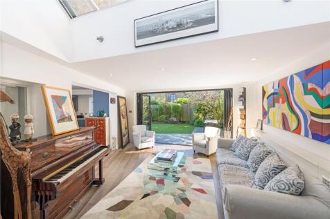 5 bedroom terraced house for sale