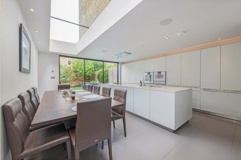 Wroughton Road, London, SW11 6 bed terraced house for sale