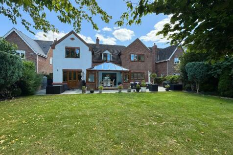 5 bedroom detached house for sale