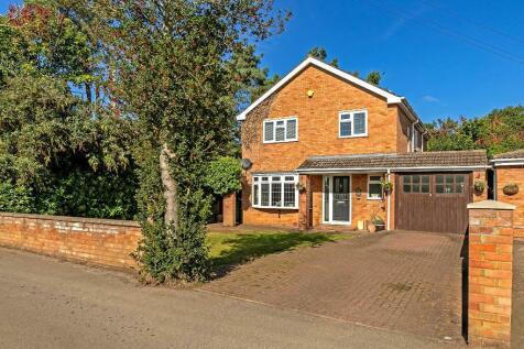 Back Street, Clophill, Bedfordshire... 4 bed detached house for sale