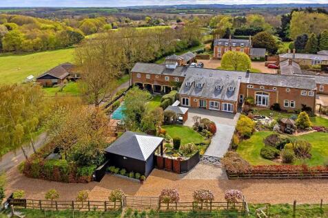 Kiln Lane, Clophill, Bedfordshire... 6 bed barn conversion for sale