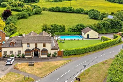 Harlington Road, Sharpenhoe, Beds... 5 bed detached house for sale