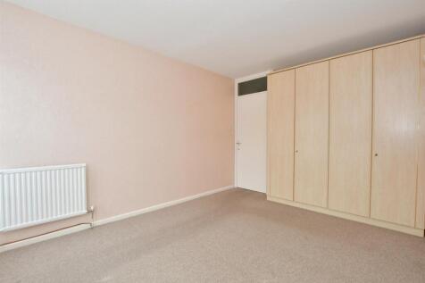 1 bedroom ground floor flat for sale