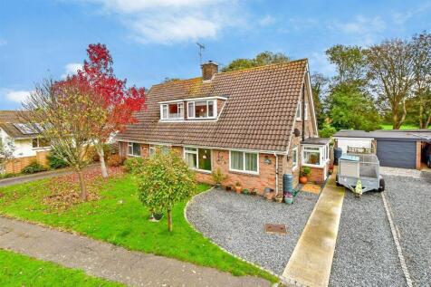 Clovelly Avenue, Felpham, Bognor... 2 bed semi