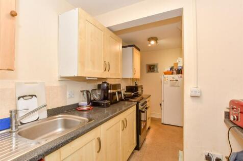 1 bedroom ground floor flat for sale