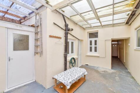 5 bedroom terraced house for sale