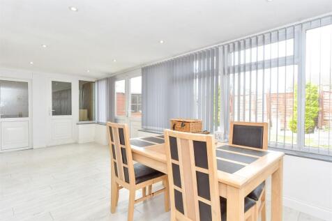2 bedroom semi-detached bungalow for sale