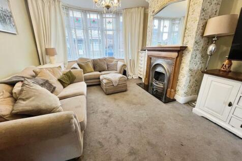 Paignton Avenue, Levenshulme, Greater... 3 bed semi