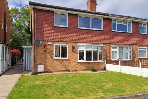 2 bedroom maisonette for sale