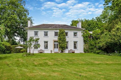 6 bedroom detached house for sale