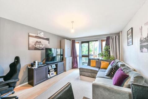 Berkshire Road, Hackney Wick, London, E9 2 bed maisonette for sale