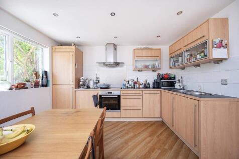 Macron Place, Hackney Downs, London, E8 3 bed flat for sale