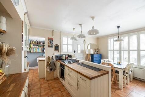 Victoria Road, Redhill, RH1 2 bed detached house for sale