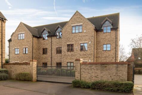 Monkston Park, Milton Keynes MK10 3 bed apartment for sale