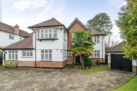 Westbury Road, Northwood, Hertfordshire 4 bed detached house for sale
