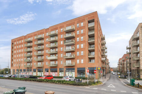 Tom Lake Way, Watford, Hertfordshire 2 bed apartment for sale