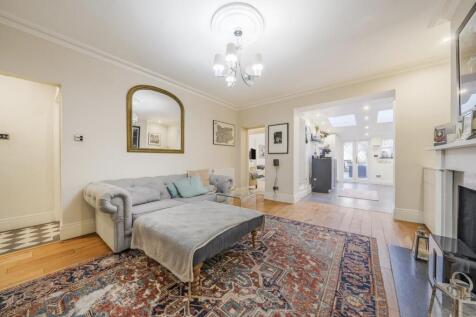 Edith Road, West Kensington, Fulham... 2 bed flat for sale
