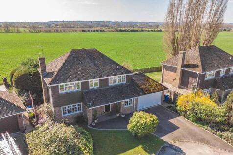 Montagu Road, Datchet SL3 4 bed detached house for sale