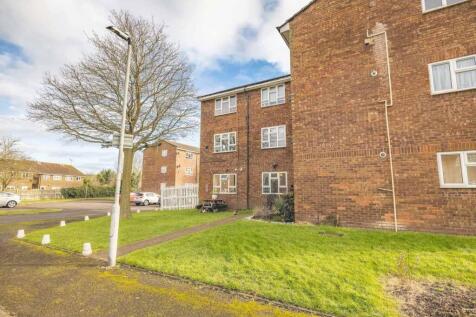 New Road, Datchet  SL3 1 bed flat for sale