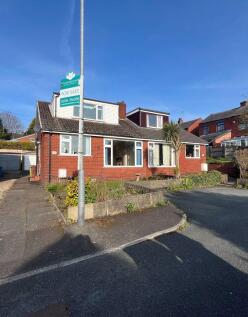 3 bedroom semi-detached bungalow for sale