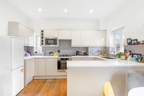 2 bedroom maisonette for sale