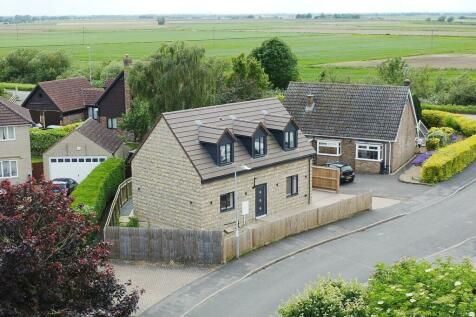 2 bedroom detached house for sale