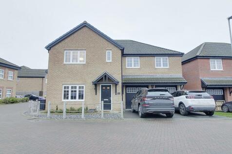 6 bedroom detached house for sale