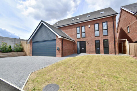 5 bedroom detached house for sale