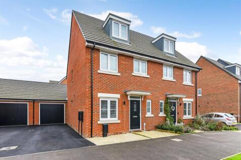 Longacres Way, Chichester 3 bed house for sale