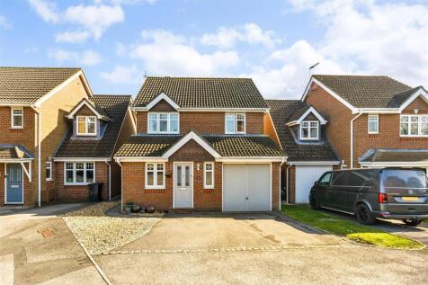 Peacock Close, Chichester 3 bed house for sale