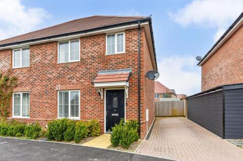 3 bedroom semi-detached house for sale