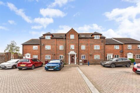 Phoenix Close, Chichester 1 bed apartment for sale