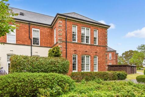 Longley Road, Chichester 2 bed flat for sale
