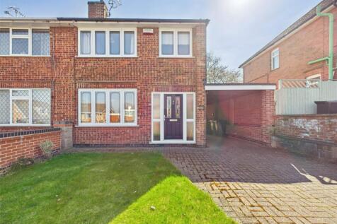 3 bedroom semi-detached house for sale