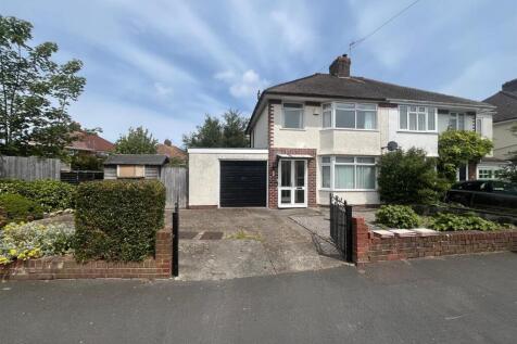3 bedroom semi-detached house for sale