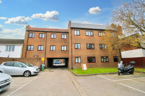 Gainsborough Court, Camp Road... Studio for sale