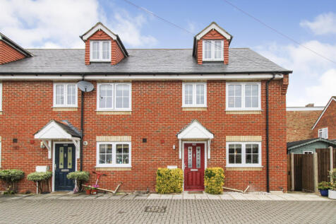 3 bedroom end of terrace house for sale