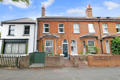 Netley Street,  Farnborough, GU14 2 bed terraced house for sale